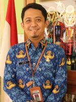 Pak Aris (5B)